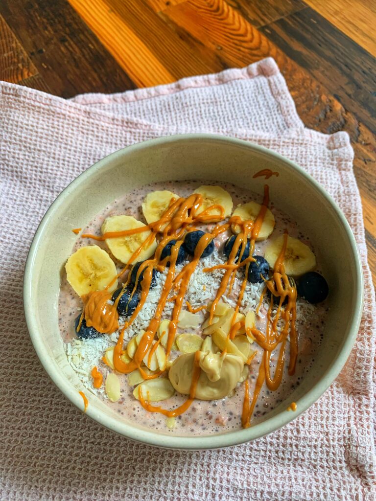 Strawberry Chia Overnight Oats 