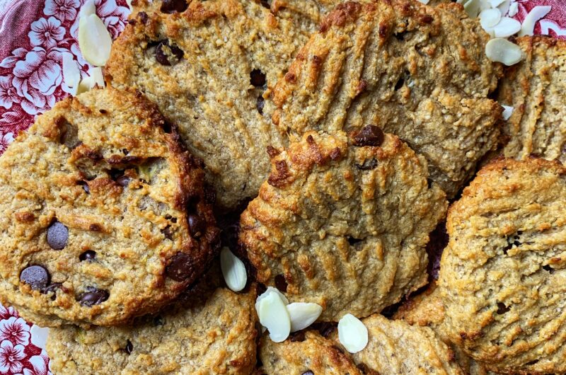 4-Ingredient Healthy Banana Almond Cookies